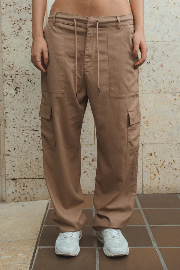 PANTALON UTILITARIO EN LINO | CAFE