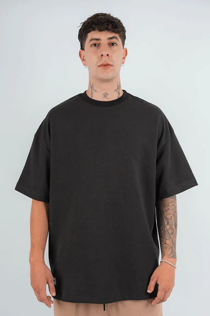 CAMISETA OVERSIZE ESSENTIAL | NEGRO